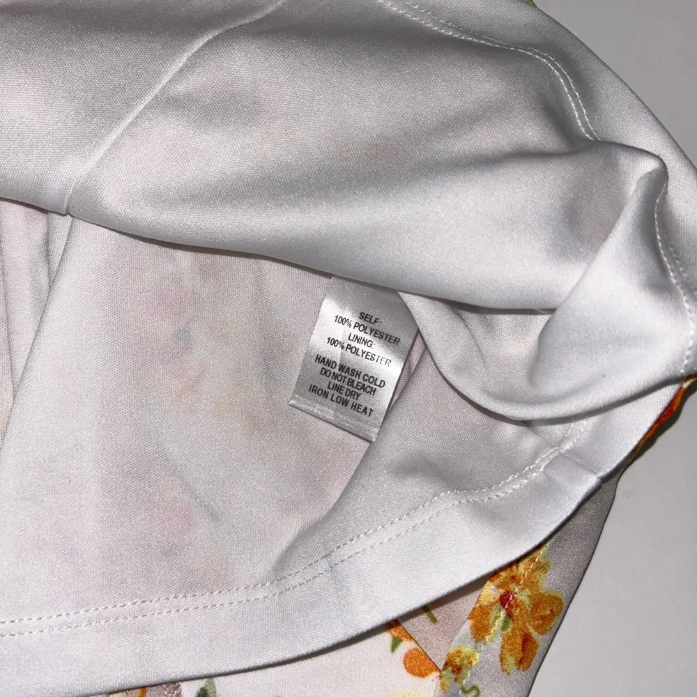 Lulus‎ Day Date white, orange floral dress, fully lined, tie back sz Medium